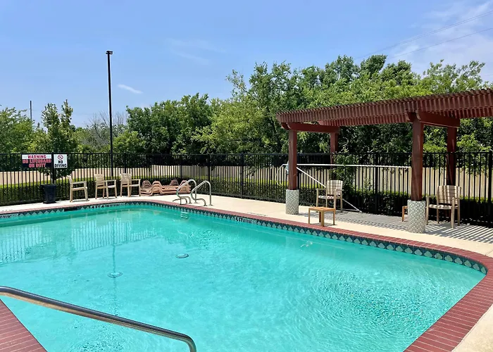 Best Western Roanoke Inn & Suites